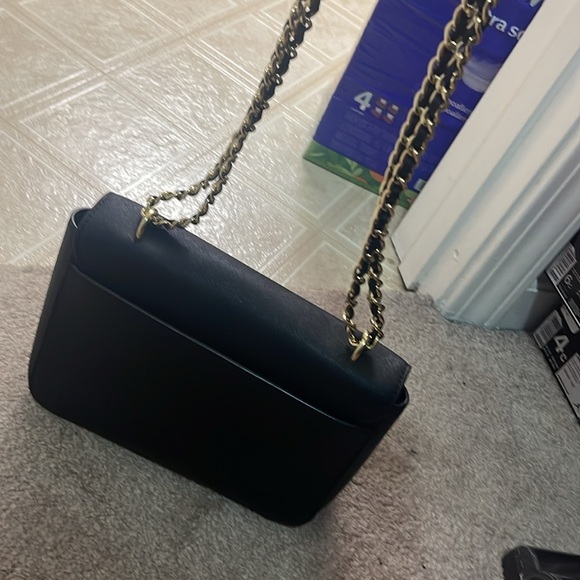 Tory Burch - Picture 2 of 5